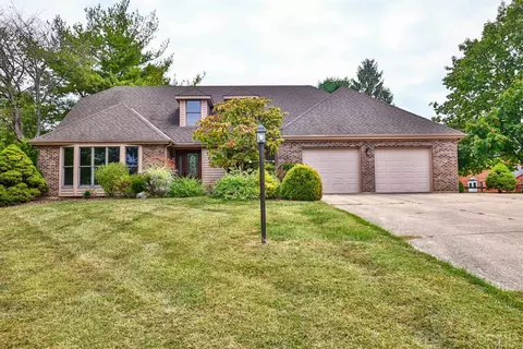 8222 Lindfield Dr, West Chester, OH 45069