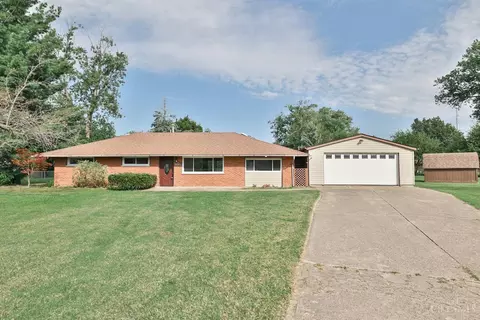 9095 Heather Dr, Centerville, OH 45458