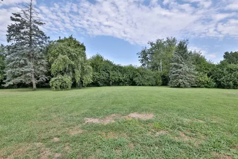 Exterior - 9095 Heather Dr, Centerville, OH 45458 photo 6 of 11