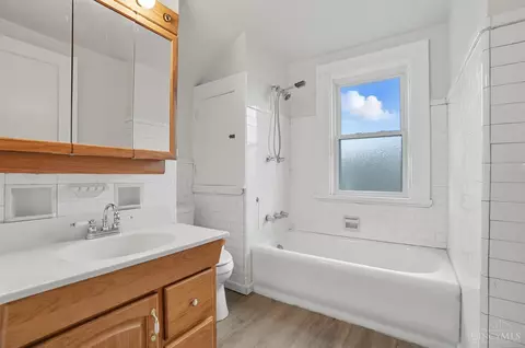 Bath - 3017 Hull Ave, Cincinnati, OH 45211 photo 1 of 2