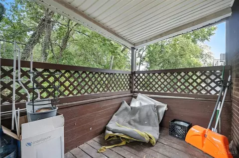 Exterior - 844 Windham Ave, Cincinnati, OH 45229 photo 6 of 6