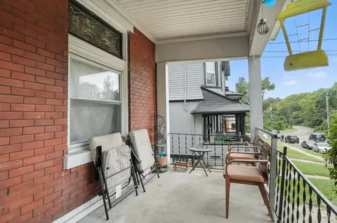 Exterior - 844 Windham Ave, Cincinnati, OH 45229 photo 5 of 6