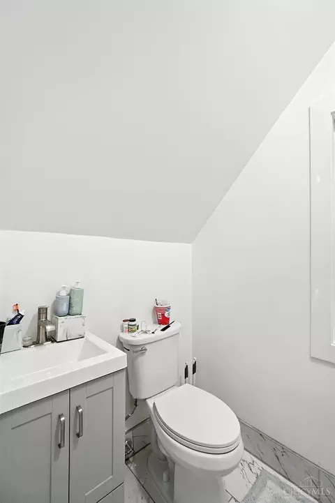 Bath - 844 Windham Ave, Cincinnati, OH 45229 photo 5 of 5