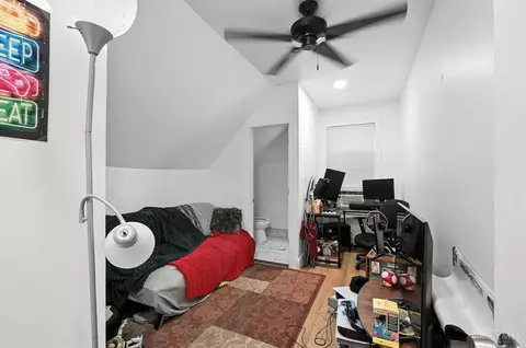Bedroom - 844 Windham Ave, Cincinnati, OH 45229 photo 10 of 11
