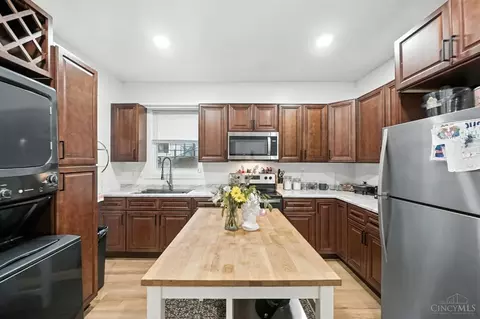 Kitchen - 844 Windham Ave, Cincinnati, OH 45229 photo 4 of 8