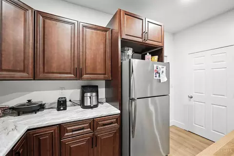 Kitchen - 844 Windham Ave, Cincinnati, OH 45229 photo 6 of 8