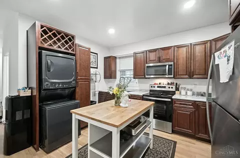 Kitchen - 844 Windham Ave, Cincinnati, OH 45229 photo 3 of 8