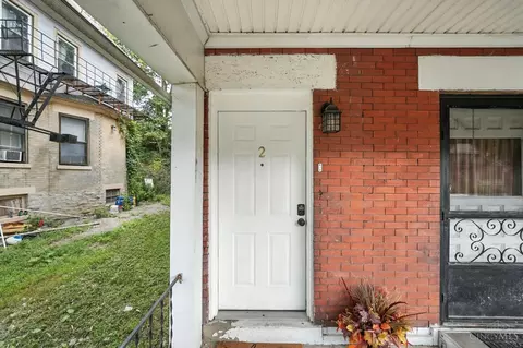 Exterior - 844 Windham Ave, Cincinnati, OH 45229 photo 4 of 6