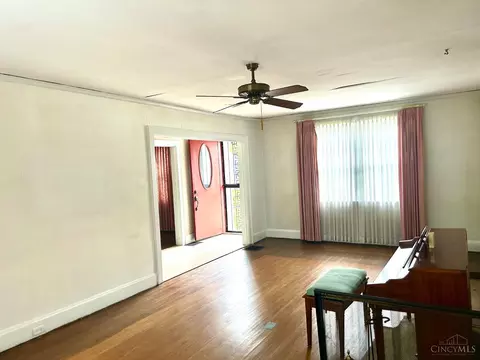 3935 Warwick Ave, Cincinnati, OH 45229 photo 3