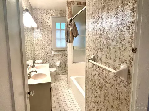 3935 Warwick Ave, Cincinnati, OH 45229 photo 26