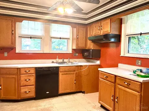 3935 Warwick Ave, Cincinnati, OH 45229 photo 13