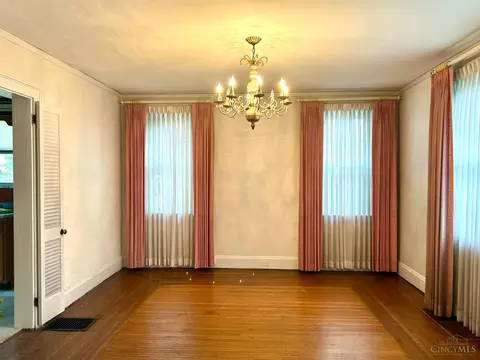 3935 Warwick Ave, Cincinnati, OH 45229 photo 11