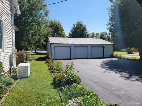 422 Eastern Ave, Sunman, IN 47041 photo 3