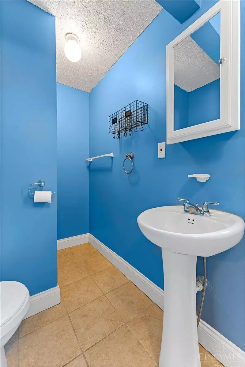 Bath - 714 Harrison St, Felicity, OH 45120 photo 2 of 3