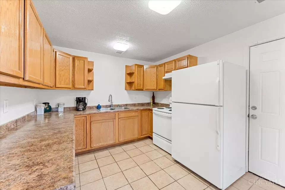 Kitchen - 714 Harrison St, Felicity, OH 45120 photo 2 of 3