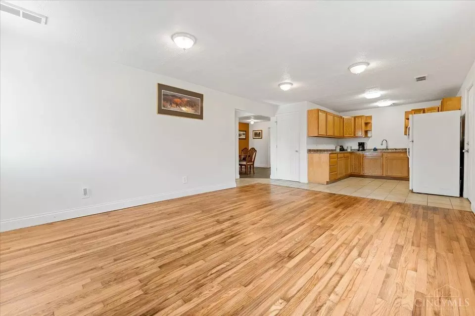 Living - 714 Harrison St, Felicity, OH 45120 photo 2 of 4