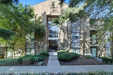1544 Galbraith Rd, Cincinnati, OH 45231