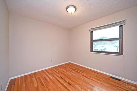 702 Levitt Pl, Cincinnati, OH 45245 photo 35