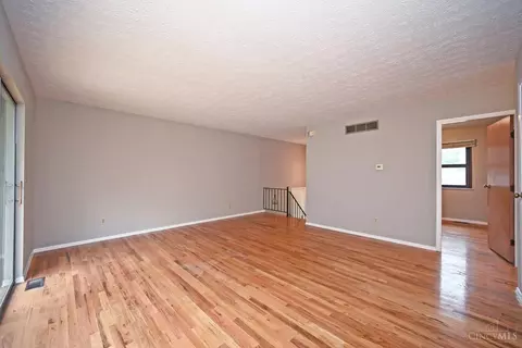 702 Levitt Pl, Cincinnati, OH 45245 photo 26