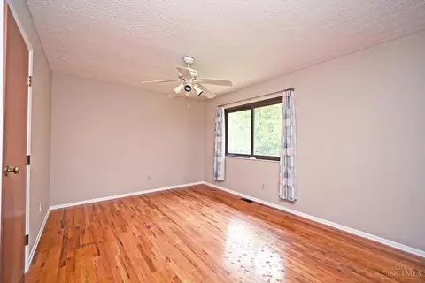 702 Levitt Pl, Cincinnati, OH 45245 photo 28