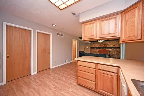 702 Levitt Pl, Cincinnati, OH 45245 photo 12