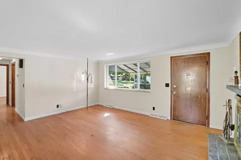 Living - 580 Lang Rd, Cincinnati, OH 45244 photo 1 of 3