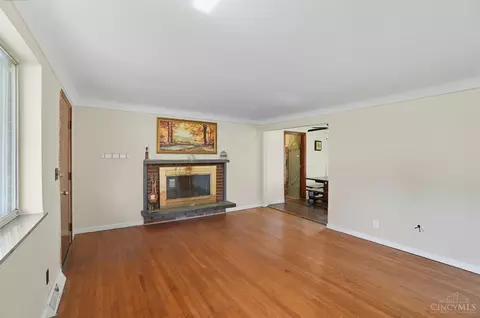 Living - 580 Lang Rd, Cincinnati, OH 45244 photo 3 of 3
