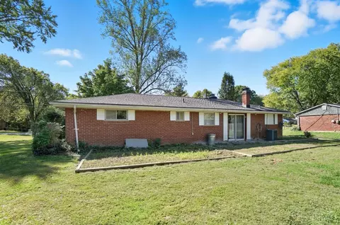 Exterior - 580 Lang Rd, Cincinnati, OH 45244 photo 4 of 12