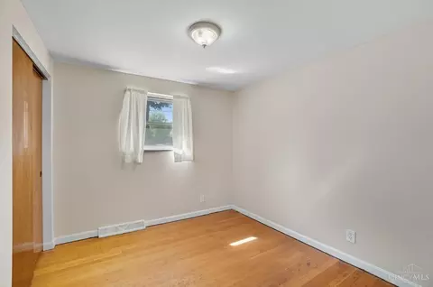 Bedroom - 580 Lang Rd, Cincinnati, OH 45244 photo 3 of 7