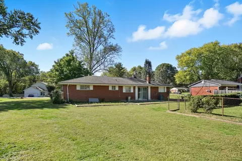 Exterior - 580 Lang Rd, Cincinnati, OH 45244 photo 10 of 12
