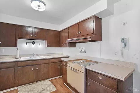 Kitchen - 580 Lang Rd, Cincinnati, OH 45244 photo 1 of 3