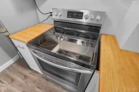 Kitchen - 210 Vine St, Reading, OH 45215 photo 10 of 11