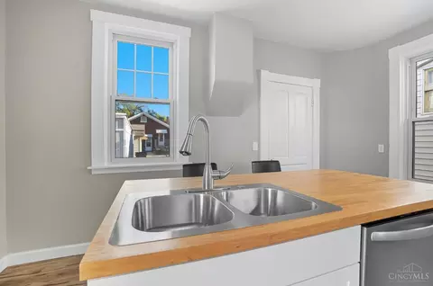 Kitchen - 210 Vine St, Reading, OH 45215 photo 7 of 11