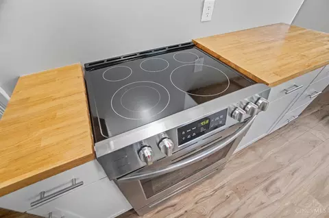 Kitchen - 210 Vine St, Reading, OH 45215 photo 5 of 11