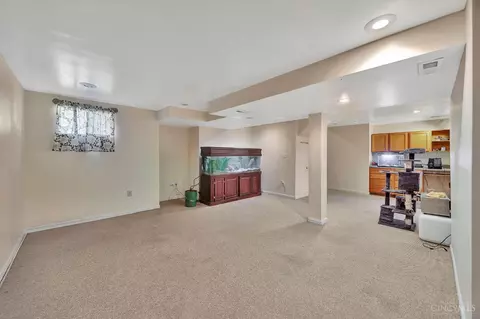 Living - 11897 Winston Cir, Forest Park, OH 45240 photo 3 of 3