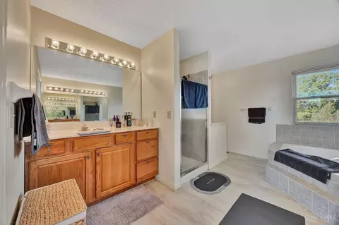 Bath - 11897 Winston Cir, Forest Park, OH 45240 photo 2 of 4