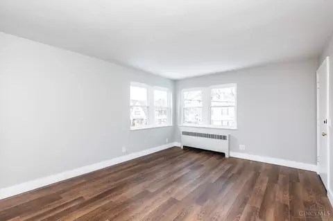 Living - 1219 Franklin Ave, Cincinnati, OH 45237 photo 3 of 3