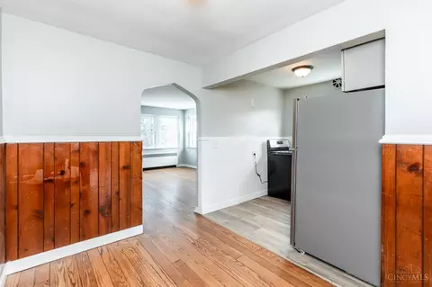Entry Way - 1219 Franklin Ave, Cincinnati, OH 45237 photo 2 of 2