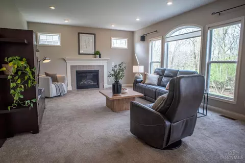 Living - 3889 Bear Ln, Cleves, OH 45002 photo 5 of 6