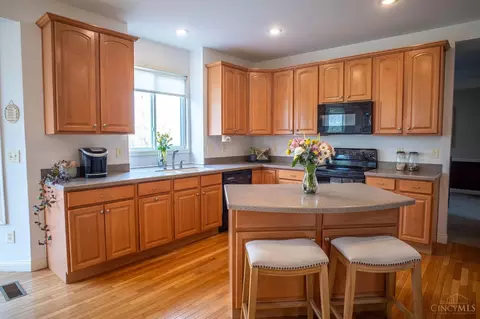 Kitchen - 3889 Bear Ln, Cleves, OH 45002 photo 3 of 3