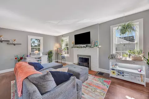 Living - 3778 Eyrich Rd, Cincinnati, OH 45248 photo 2 of 3