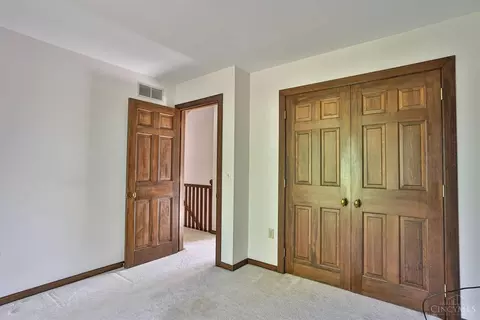Bedroom - 445 Bishopsbridge Dr, Cincinnati, OH 45255 photo 1 of 2