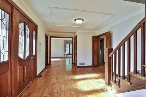 Entry Way - 445 Bishopsbridge Dr, Cincinnati, OH 45255 photo 1 of 2