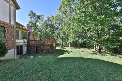 Exterior - 445 Bishopsbridge Dr, Cincinnati, OH 45255 photo 6 of 11