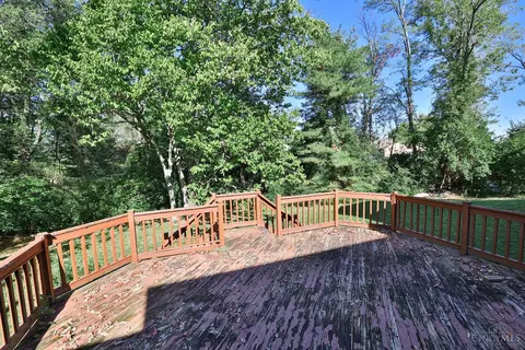 Exterior - 445 Bishopsbridge Dr, Cincinnati, OH 45255 photo 4 of 11