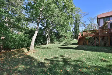Exterior - 445 Bishopsbridge Dr, Cincinnati, OH 45255 photo 9 of 11