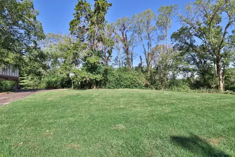 Exterior - 445 Bishopsbridge Dr, Cincinnati, OH 45255 photo 5 of 11