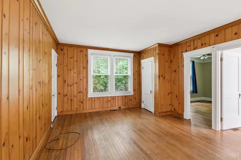 Living - 27 Phillips Ave, Saint Bernard, OH 45217 photo 2 of 5