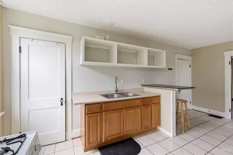 Kitchen - 27 Phillips Ave, Saint Bernard, OH 45217 photo 5 of 9