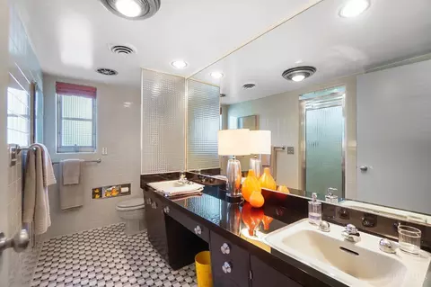 Bath - 8389 Arborcrest Dr, Cincinnati, OH 45236 photo 1 of 5